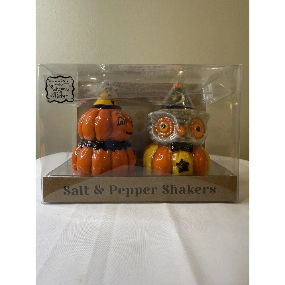 Johanna Parker Retro Pumpkin‎ Owl Fall Halloween Ceramic Salt & Pepper Shakers